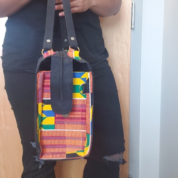 Handbag - Picture 2 of 4